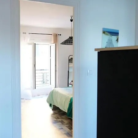 Apartment Granville: Beau 2 Pieces Entre Mer Et Centre-Ville *